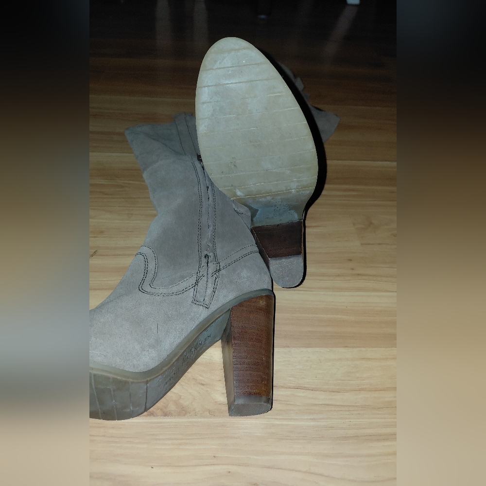 Kenneth Cole Taupe Suede Knee Boots with Block Heel - Picture 5 of 6
